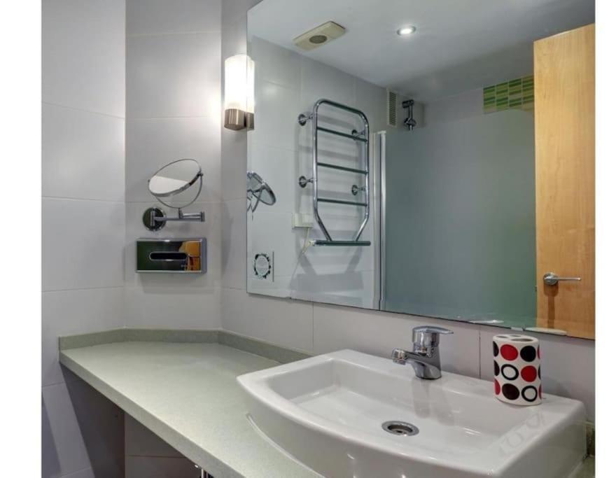 Benalbeach. 1º Linea De Playa. Benalmadena Luaran gambar